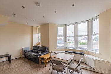 2 bed house, North Road, Gabalfa, Cardiff, CF143BL - Image 3